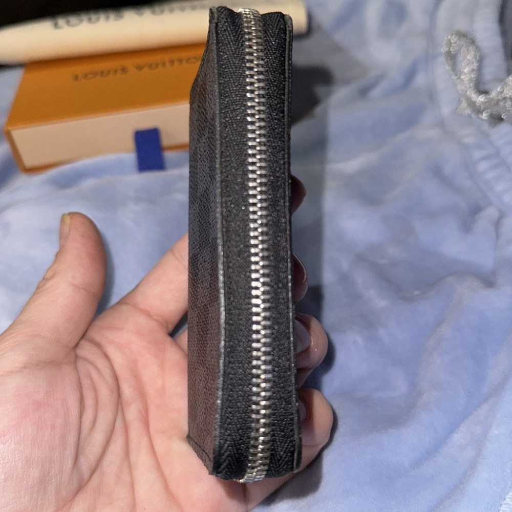 Men’s or Women’s Louis Vuitton Damier Coin Pouch! Brand New comes with Box! - Picture 6 of 15